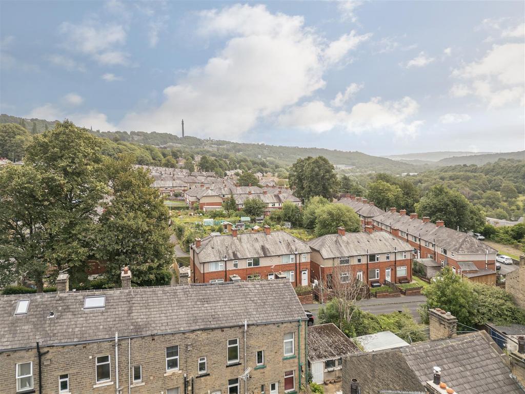32 - 20 Clifton Street HX6 2 DA.jpg