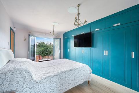 4 Holman Road, Epsom, KT19 9PQ