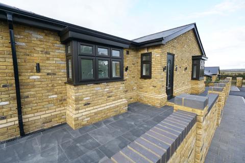 2 bedroom bungalow to rent, Greenacre Mews, High Road, Fobbing,