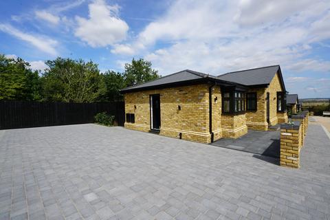 2 bedroom bungalow to rent, Greenacre Mews, High Road, Fobbing, Stanford-le-Hope