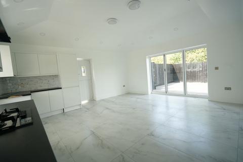 2 bedroom bungalow to rent, Greenacre Mews, High Road, Fobbing, Stanford-le-Hope