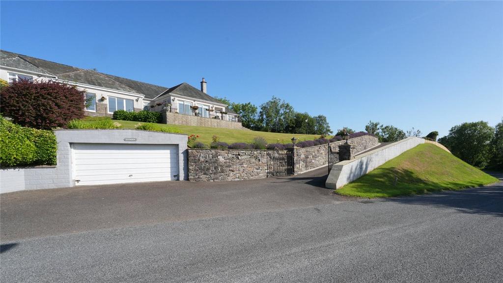 Garage/Driveway