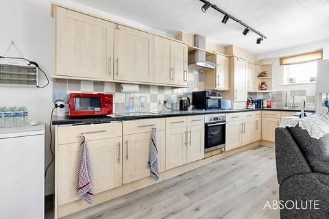 2 bedroom flat for sale, Sands Road, Tor Sands, TQ4