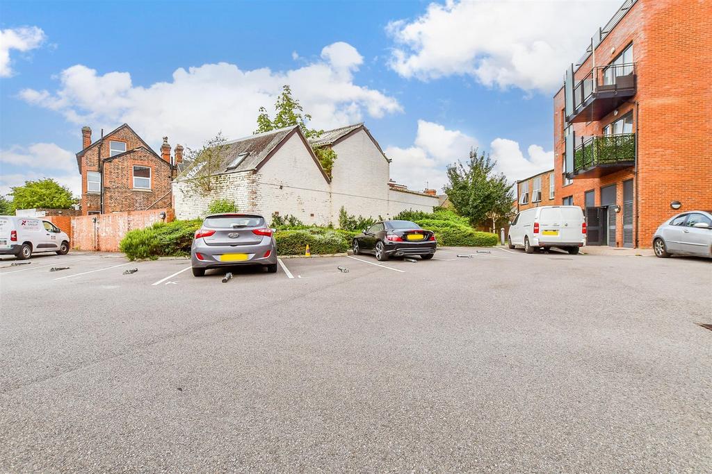 Driveway/Parking