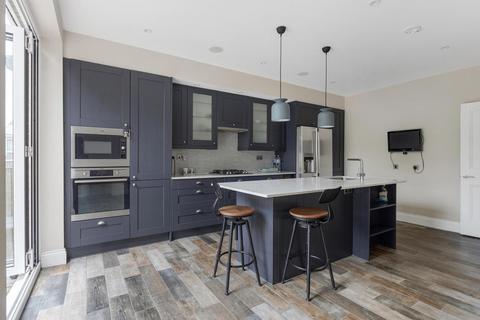 39 Curzon Road, London, W5 1NE