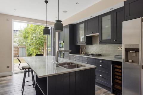 39 Curzon Road, London, W5 1NE