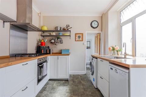 33 Charlotte Place, Barry, CF63 3QE