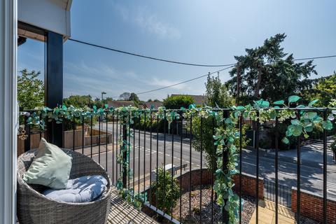 1 bedroom apartment for sale, Station Road, Netley Abbey SO31