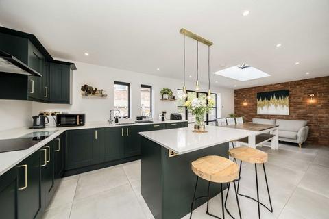 undefined, Coombe Crescent, Hampton TW12