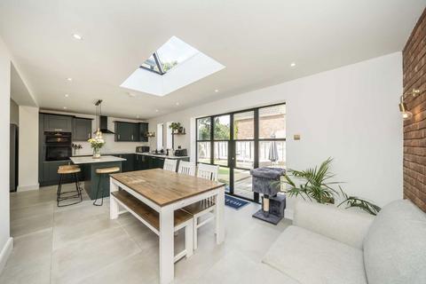 undefined, Coombe Crescent, Hampton TW12