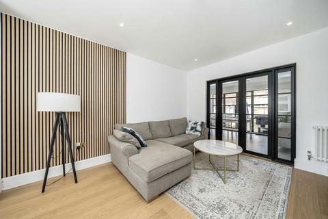 undefined, Coombe Crescent, Hampton TW12