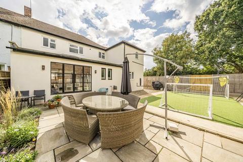 14 Coombe Crescent, Hampton, TW12 3PD