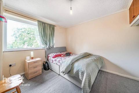 undefined, Streatham High Road, LONDON