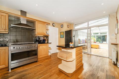 undefined, Church Road, Hanwell W7