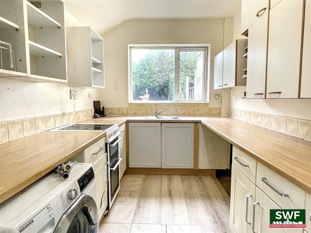 Kitchen (21).jpg