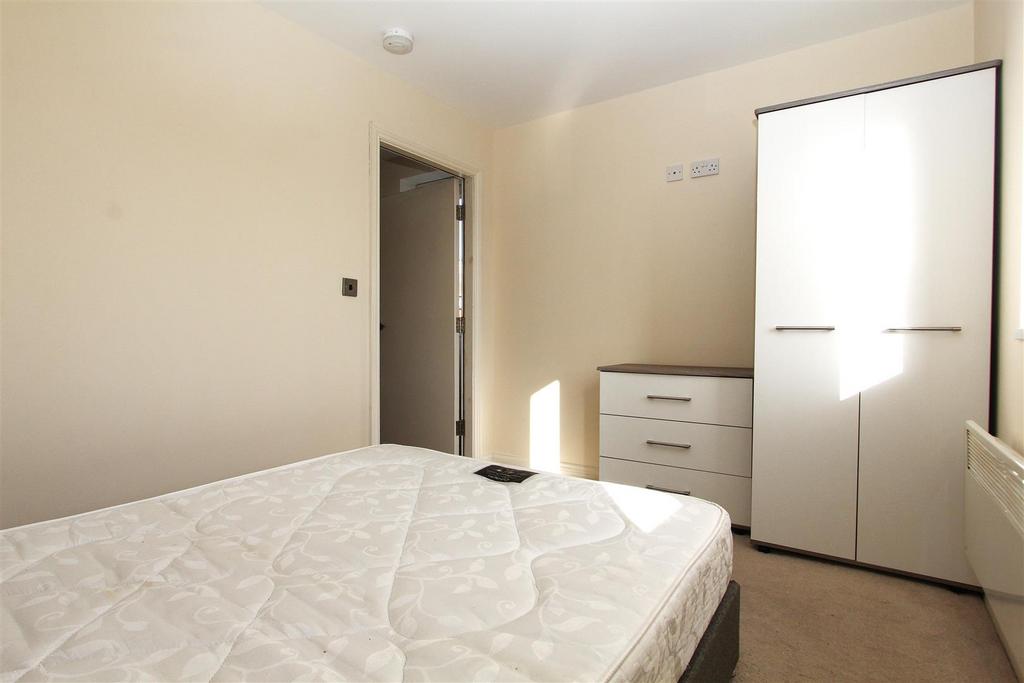 Bedroom 2.JPG