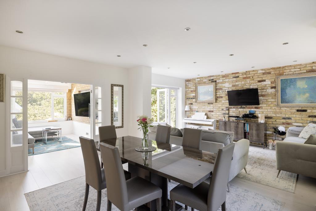 The Private Realtor - 442 Selsdon Road - 2 Hi