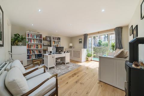 13 Mandrell Road, London, SW2 5EF