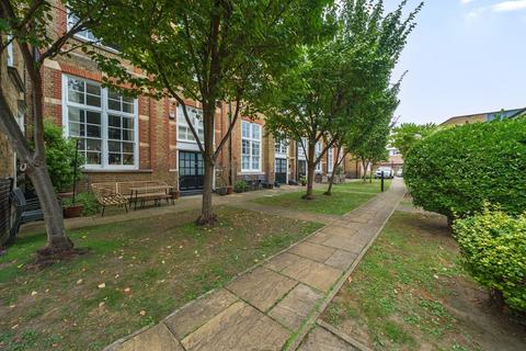 13 Mandrell Road, London, SW2 5EF