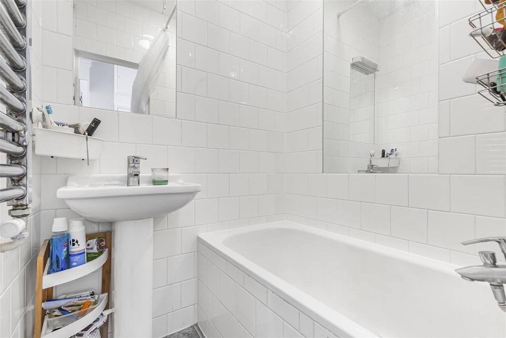 James anderson-flat a 318 upper richmond road-sw14