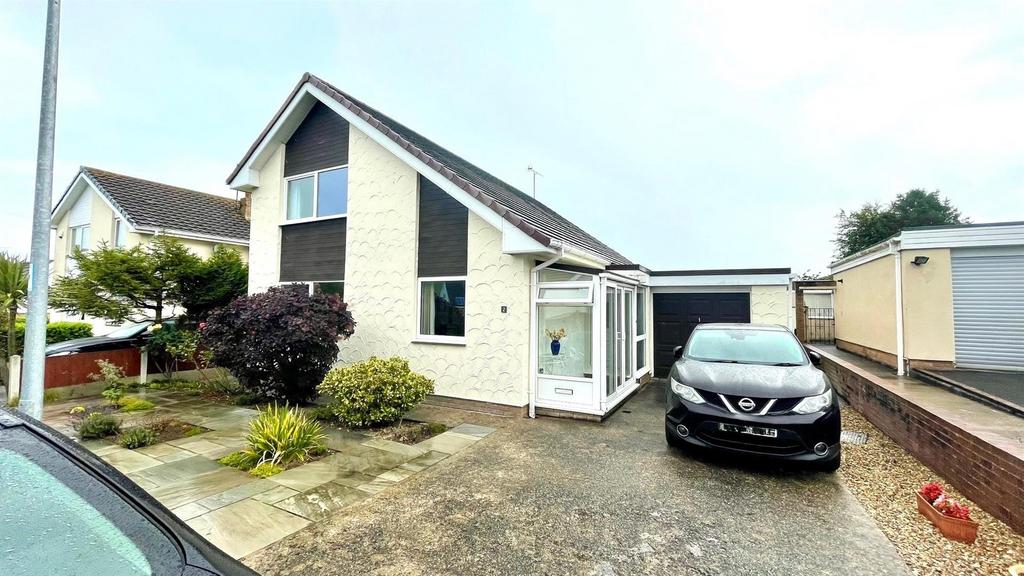 HILLVIEW CLOSE 2 New Front 1.jpg