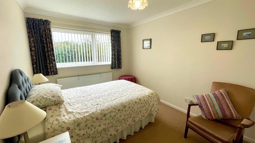 Sitting room/ground floor bedroom