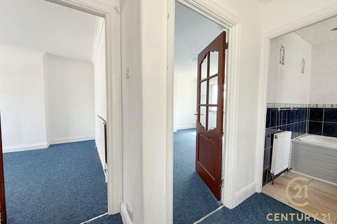2 bedroom maisonette for sale, Munster Avenue, HOUNSLOW TW4