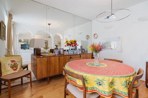 3 bedroom apartment to rent, Hall Road, London, NW8