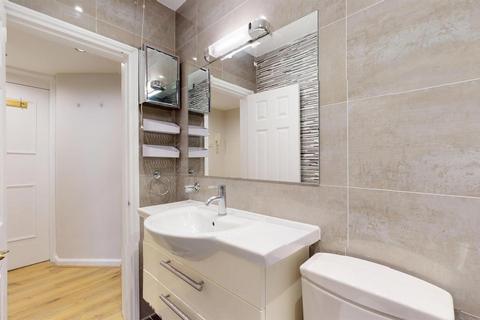 1 bedroom flat for sale, Redcliffe Square, London SW10
