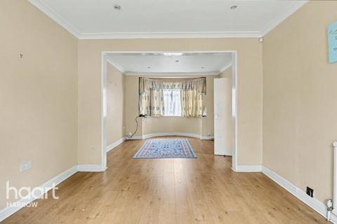 4 bedroom semi-detached house for sale, Kenmore Avenue, Harrow