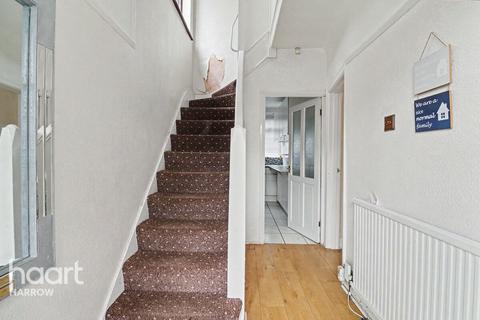 4 bedroom semi-detached house for sale, Kenmore Avenue, Harrow