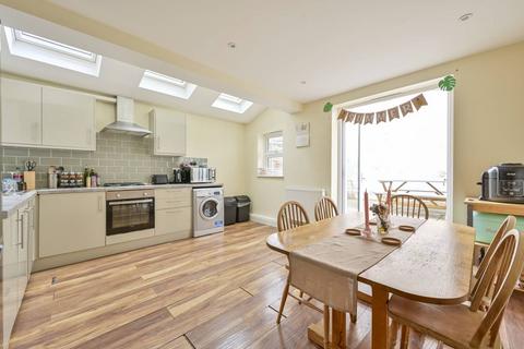 Coliston Road, Southfields, London, SW18