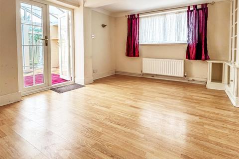75 Beaconsfield Road, Wick, Littlehampton, BN17 6LN