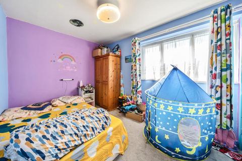 undefined, Slough,  Berkshire,  SL2