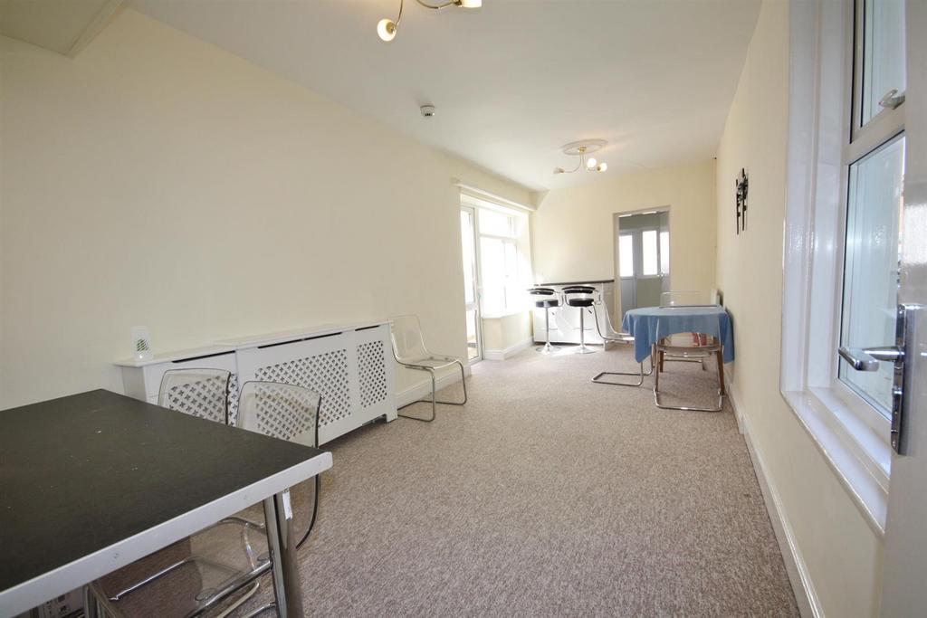 Communal Lounge.jpg