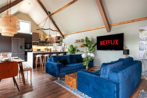 2 bedroom barn conversion for sale, Crafton, Leighton Buzzard, Buckinghamshire, LU7