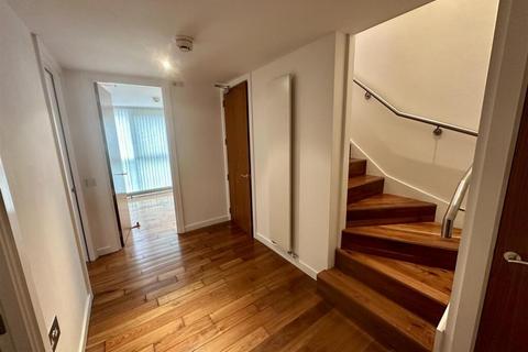 2 bedroom flat to rent, Clowes Street, Salford M3