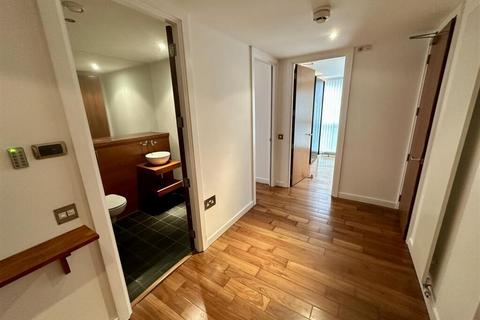 2 bedroom flat to rent, Clowes Street, Salford M3