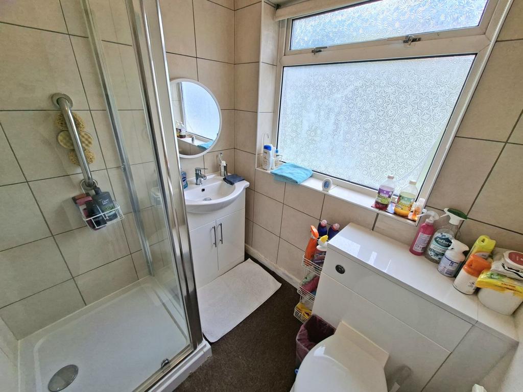 Family shower room