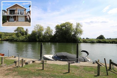 undefined, River Gardens, Purley On Thames