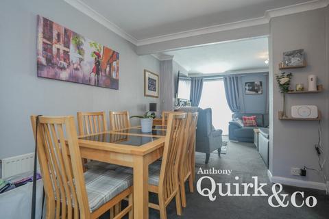 3 bedroom terraced house for sale, Brunel Close, Tilbury, RM18