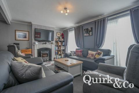 3 bedroom terraced house for sale, Brunel Close, Tilbury, RM18