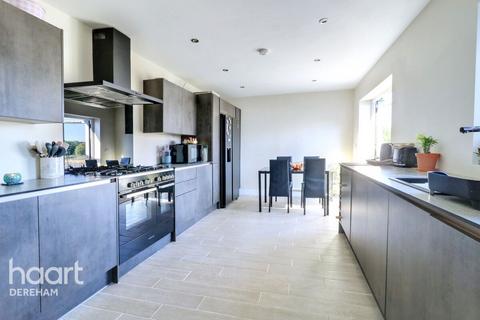 3 bedroom detached bungalow for sale, St Andrews Way, Necton