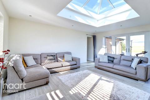 3 bedroom detached bungalow for sale, St Andrews Way, Necton