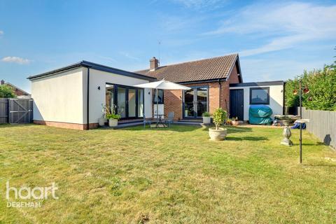 3 bedroom detached bungalow for sale, St Andrews Way, Necton