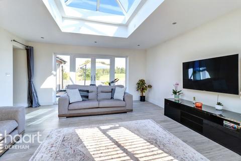 3 bedroom detached bungalow for sale, St Andrews Way, Necton