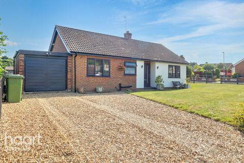 3 bedroom detached bungalow for sale, St Andrews Way, Necton