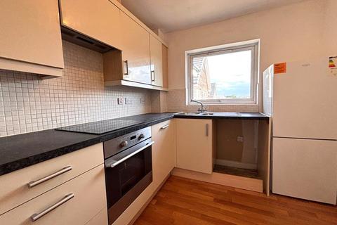 undefined, Chain Court, Swindon SN1