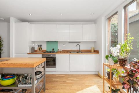 2 bedroom maisonette for sale, Geoffrey Road, Brockley, London, SE4