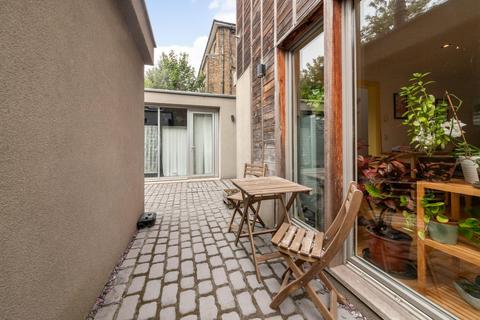 2 bedroom maisonette for sale, Geoffrey Road, Brockley, London, SE4